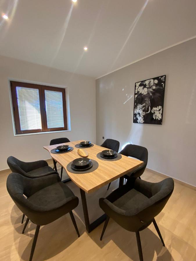 Apartmani Cvita Nevidane Экстерьер фото