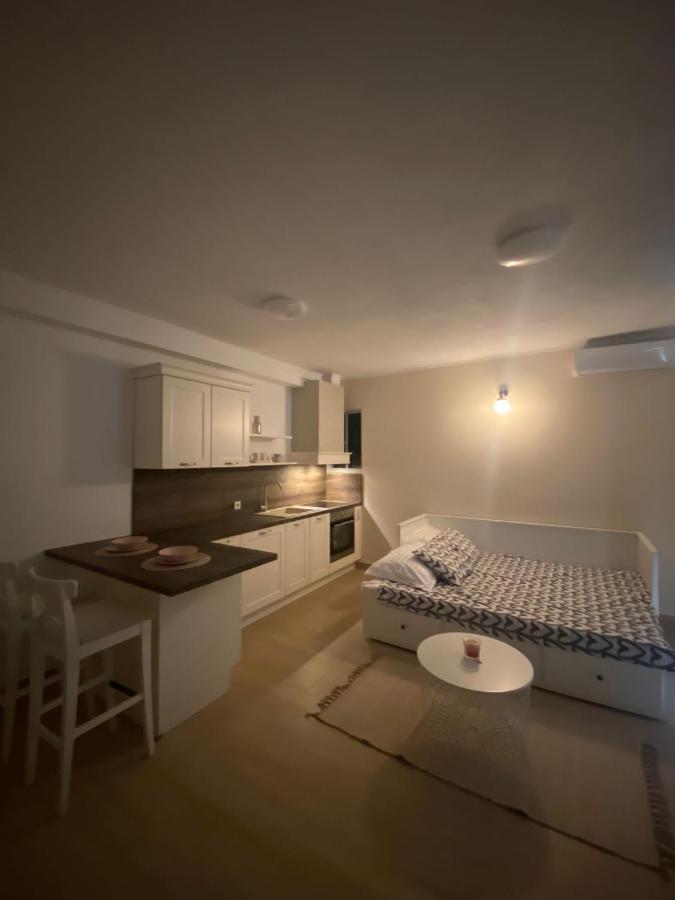 Apartmani Cvita Nevidane Экстерьер фото